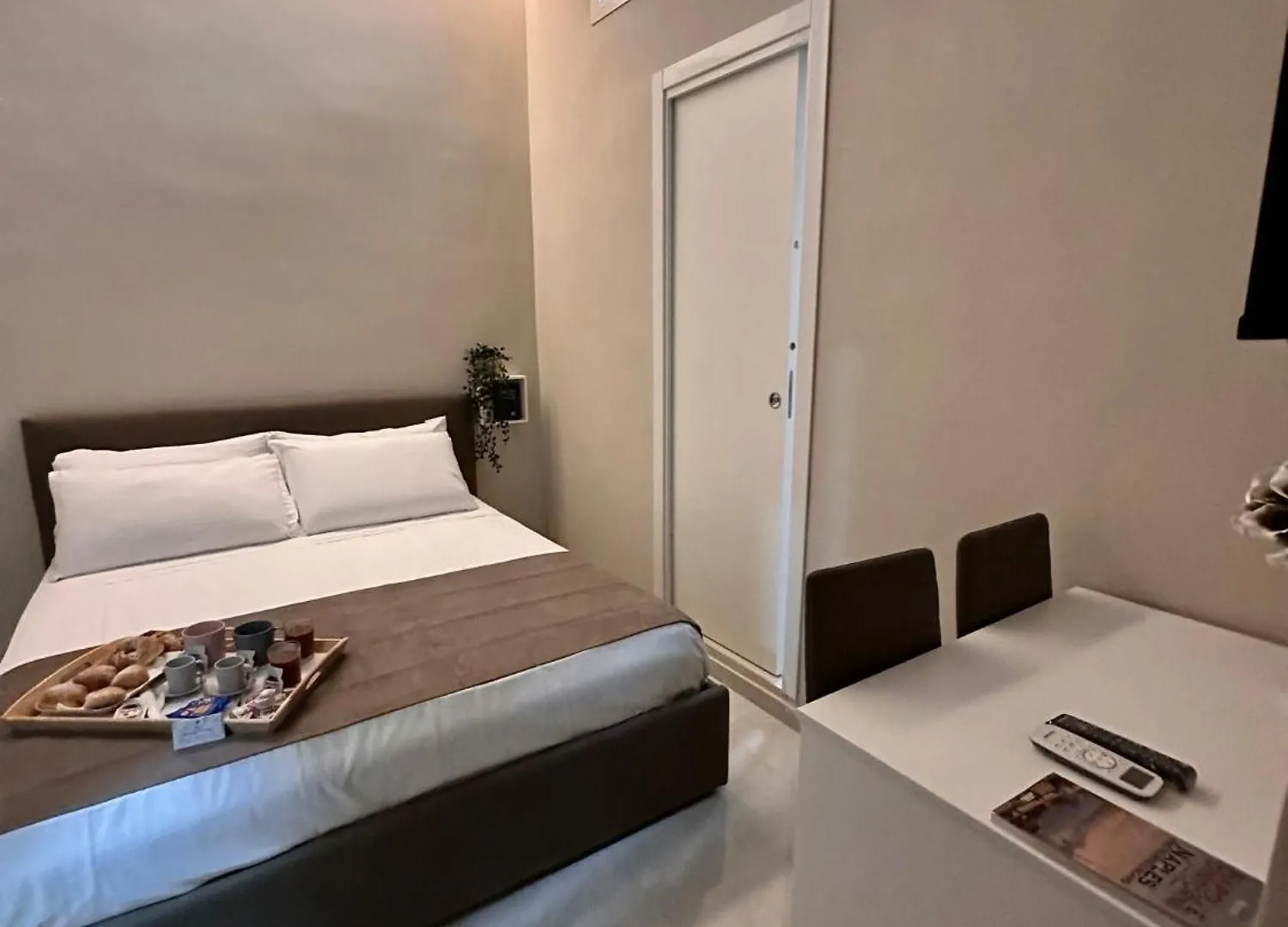 Royal Flower Naples Bed & Breakfast