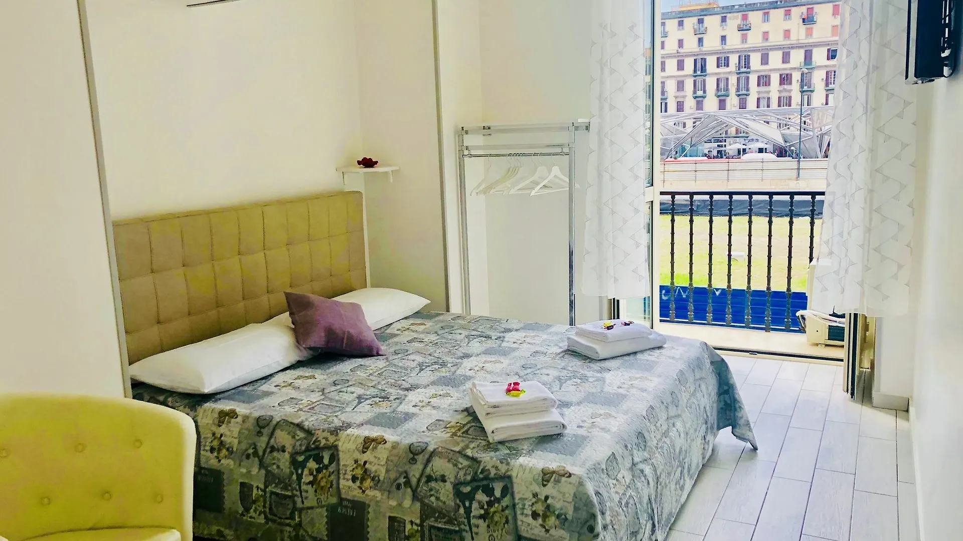 Royal Flower Naples Bed & Breakfast